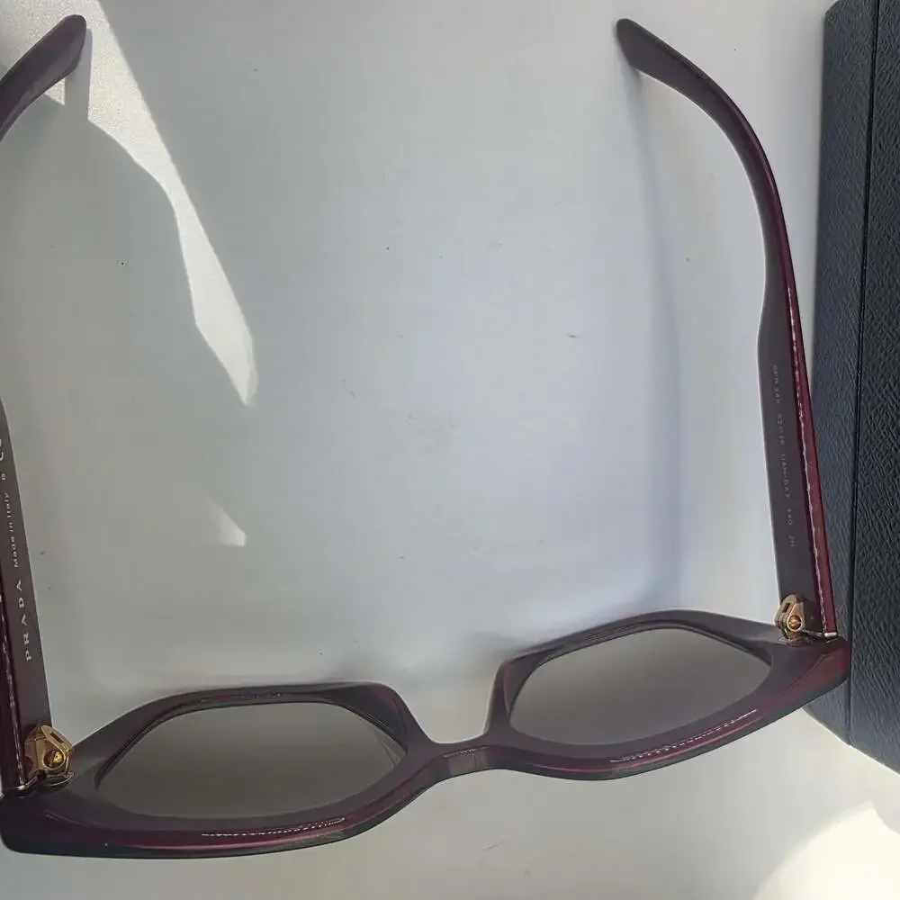 321 Prada Women's Red Polarized Rectangle Sunglasses Shades Size 52-18-140 - Picture 3 of 6